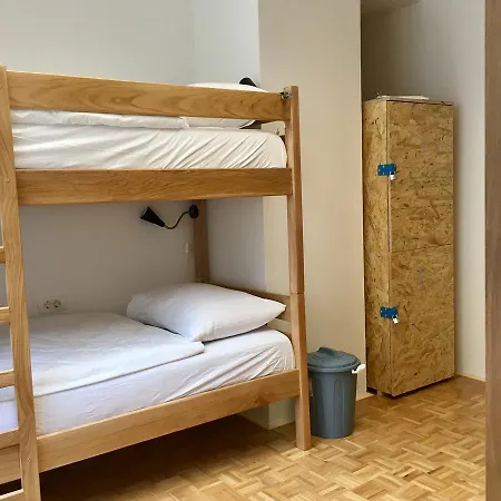 Kva Hostel *