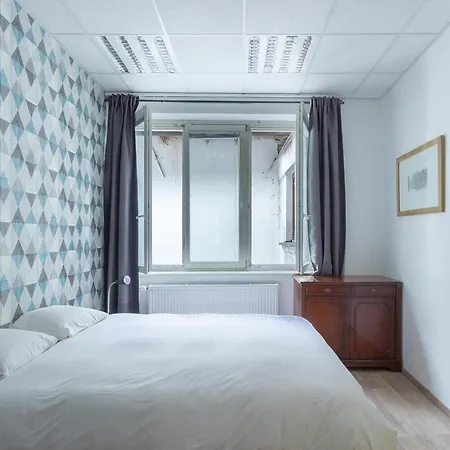 Kva Hostel *