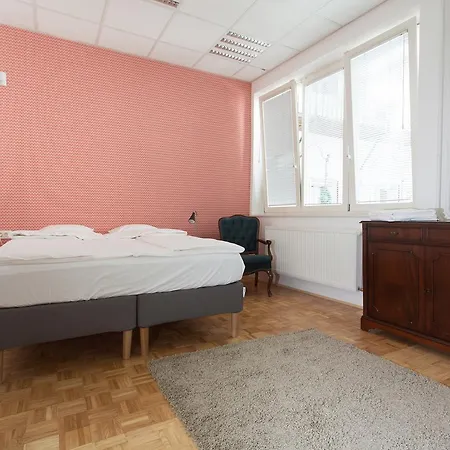 Vandrerhjem Kva *