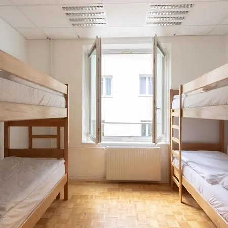 Vandrerhjem Kva *